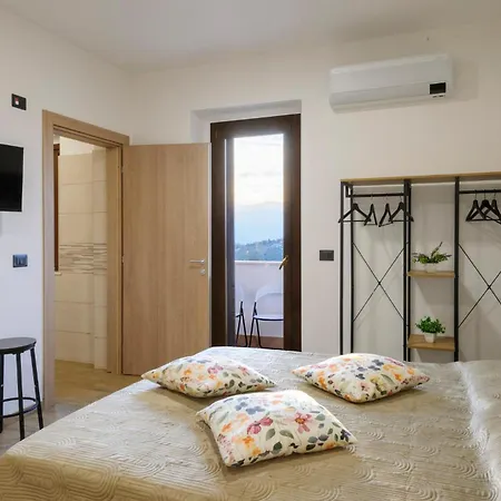 Apartment Gorgeous In With Wifi Moscufo